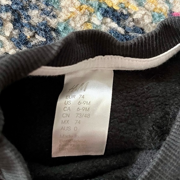H&M Baby Girls Crewneck Sweatshirts Size 9 Months - Picture 3 of 8